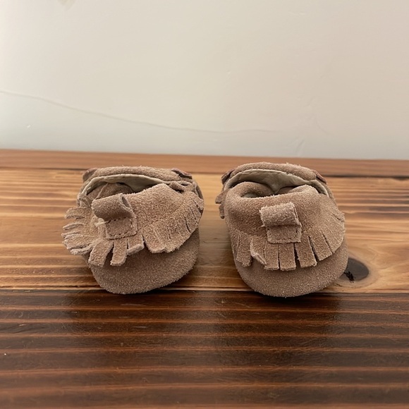 Robeez First Kicks Baby Shoes Critter Fringe Suede Leather Tigers 0-3 Months - Picture 5 of 10